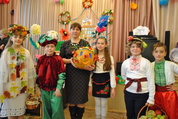 Свято "Осені" у 4-В класі, кл.керівник Ковальчук Л.В.