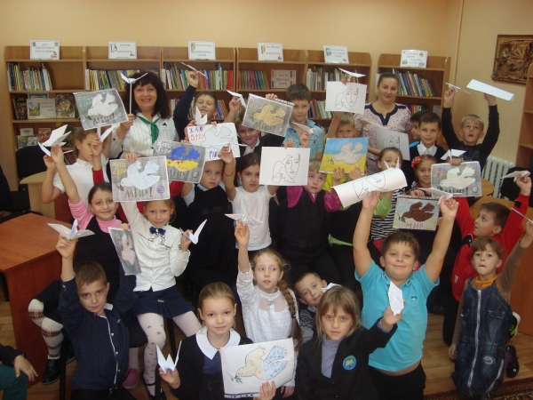 Міжнародний День Миру з 3-В кл. захід "Голуб миру" у бібліотеці ім.О.Донченка