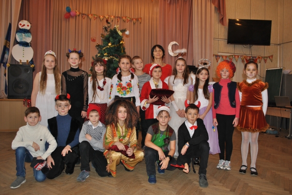 Новорічна казка про викрадений місяць у 4-Б класі, кер.Короленко О.В.