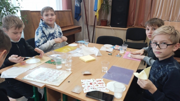 Оздоблення іграшок технікою " декупаж"